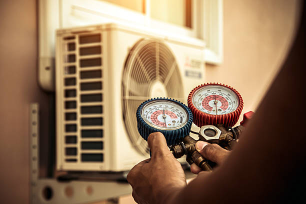 Professional Emergency Hvac technician working in Lattimore, NC